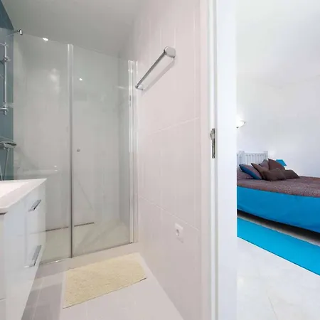 Holly Villa *