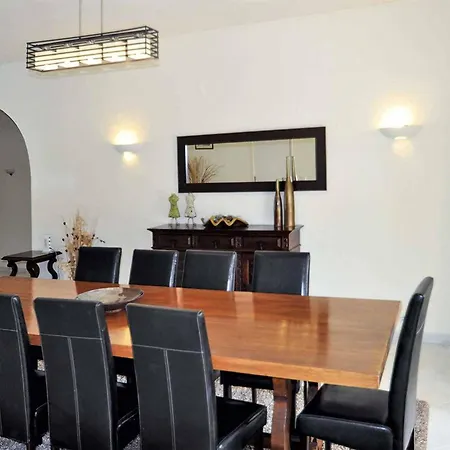 Villa Holly *